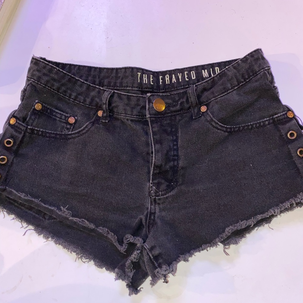 BLACK DENIM SHORTS